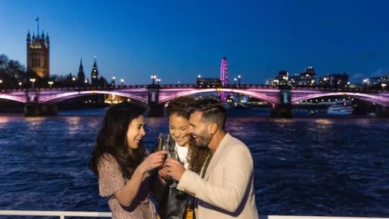 Cena in crociera sul Tamigi a Londra