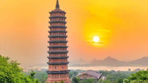 ニンビン発：任意のホアル、バイディン、チャンアン-ムアケーブツアー