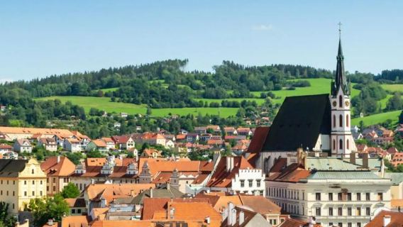 捷克克魯姆洛夫城堡+聖維特大教堂+黑死病紀念柱+斯沃諾斯基廣場一日遊