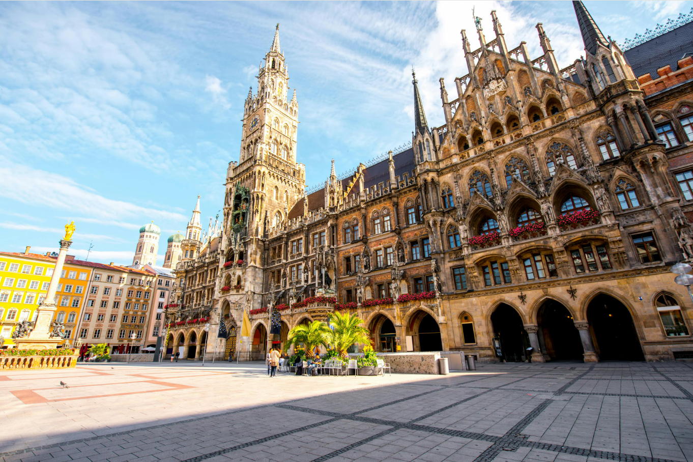 tour di un giorno a Marienplatz, Allianz Arena, New Town Hall (Neus Rathaus) e Hofbräuhaus a Monaco di Baviera