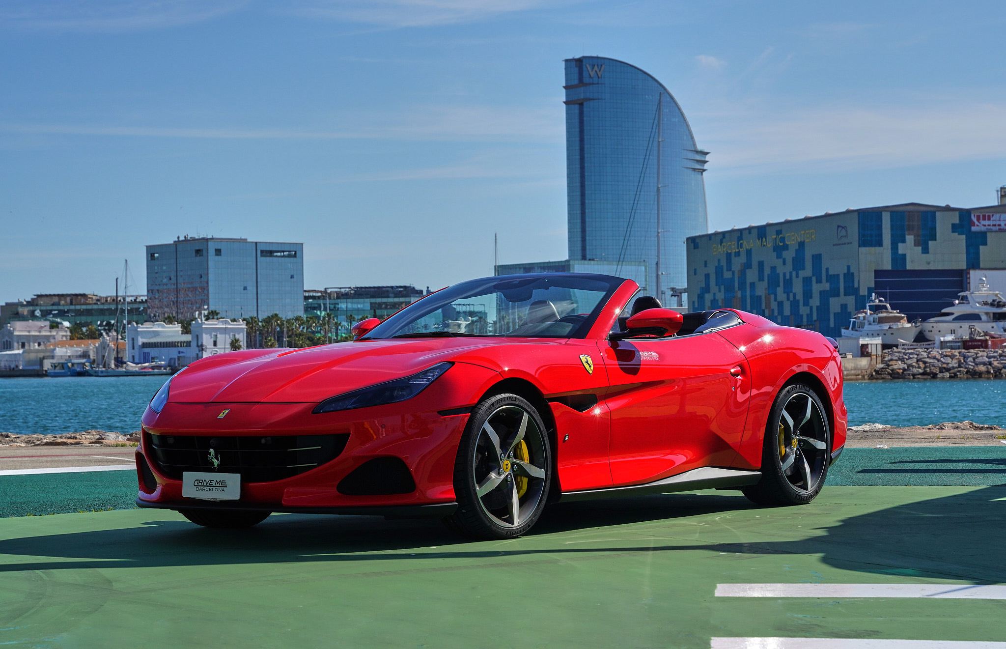 Barcellona: Esperienza di guida in supercar e in barca