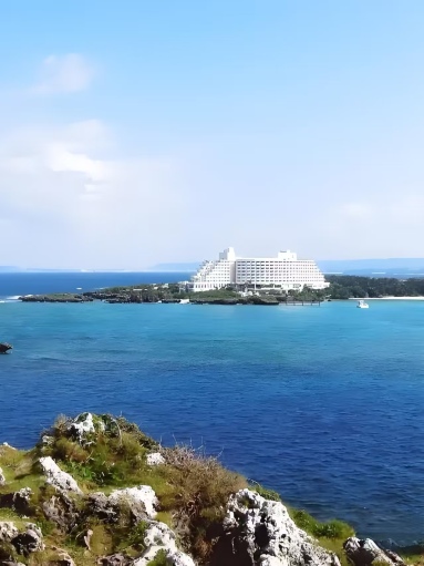 日本沖繩+萬座毛+沖繩美國村+沖繩美麗海水族館一日遊