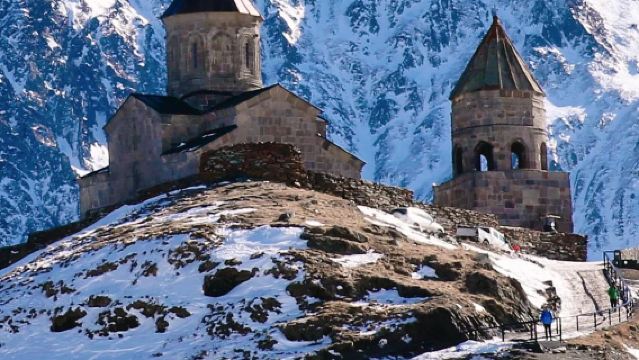 Départ de Tbilissi : Monument des Chroniques + Monastère de Djvari + Cathédrale de Svetitskhoveli + Sainte-Trinité