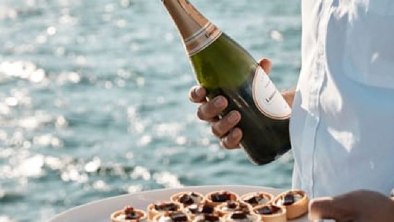 Sydney: Exclusive Sydney Harbour Cruise on a Classic Yacht