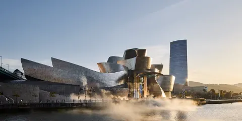 西班牙畢爾巴鄂 驚世美術館、靈動白橋、中世紀老街與濃縮之地