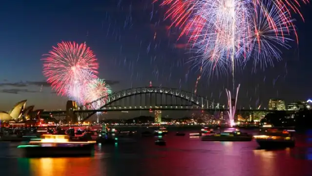 悉尼Fantasea跨年賞煙花遊船（2.5小時／達令港出發／一場煙花／持牌酒吧）