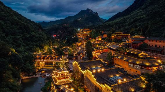 Shangrao: Ein privater Tagesausflug ins Wangxian-Tal, zum Weißen Kranichfelsen und zur Mond-Lanyue-Brücke in Shangrao, Jiangxi