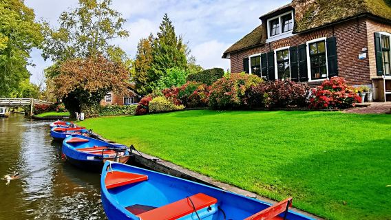 Giethoorn, Afsluitdijk & Zaanse Schans: Day Trip from Amsterdam