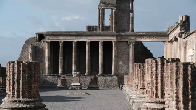 1-day private charter tour from Rome, Italy - explore Naples city attractions and Pompeii ruins