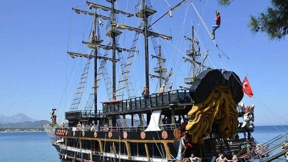 Perjalanan Kapal Bajak Laut Bodrum dengan Transfer Hotel