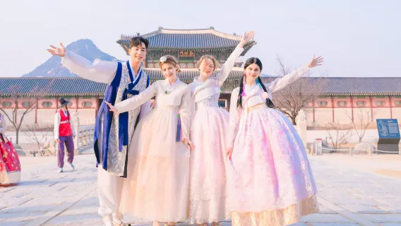[Entrada al Palacio Gyeongbokgung incluida] Alquiler de hanbok en Gyeongbokgung y diseño de peinado Hanboknam