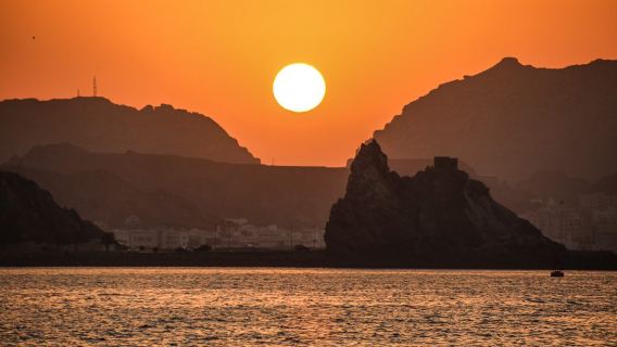 Muscat: Straordinario Tour in Barca della Costa e del Tramonto