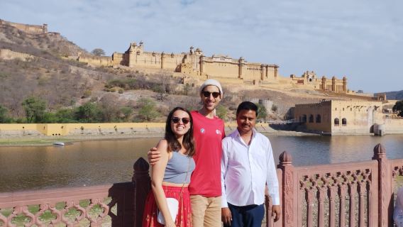 Jaipur One Day Sightseeing Tour – Forts, Palaces, Hawa Mahal & Local Shopping