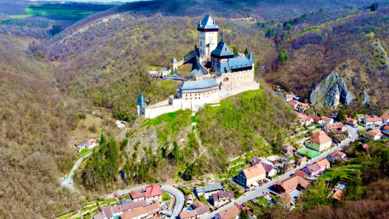 Prague Karlštejn + Kubu Konopiště lawatan sehari - Pilihan terbaik
