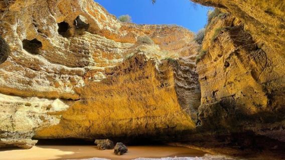 Boat rides in Alvor - Tour of the Benagil caves and grottos