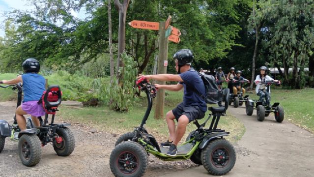 モーリシャス ケースラ自然公園+七色の大地 ワンデーツアー【4WD/セグウェイ オプション】
