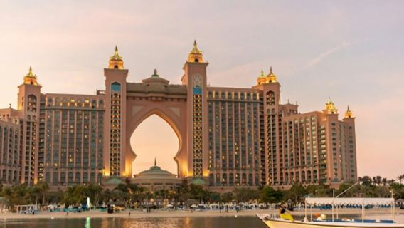 Atlantis The Palm: 120-minütige Sightseeing-Bootstour mit Abra Tours