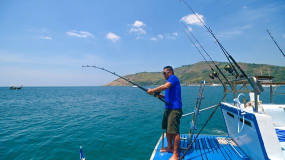 Phuket Hochseeangeln Tagesausflug|Erfahrener Kapitän + Ausrüstung + Mittagessen|Anfängerfreundlich|Geteilte Charter / Private Charter verfügbar