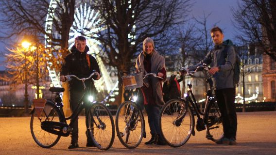 Paris: Guided Night Bike Tour