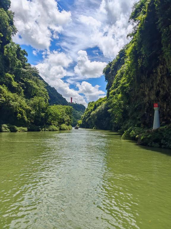 Perjalanan satu hari pulang pergi Dongguan ke Desa Yao Kuno Qingyuan + Tiga Ngarai Huangchuan dengan