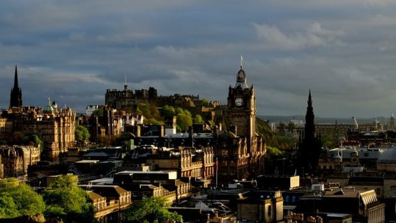 Edinburgh: Tour đi bộ khám phá lịch sử đen tối của Royal Mile