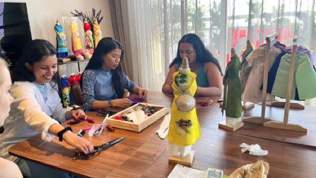 เวิร์กช็อปทำชุดอ๋าวหุ่นจิ๋วที่โฮจิมินห์