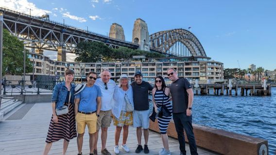 Sydney: City & The Rocks 3.5-Hour Walking Tour with a Drink