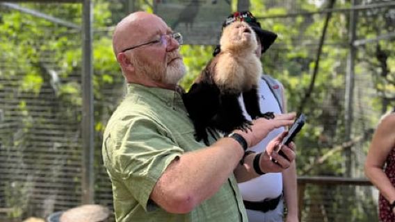 Lawatan Peribadi Sloth and Monkey Park di Roatan dengan Pickup