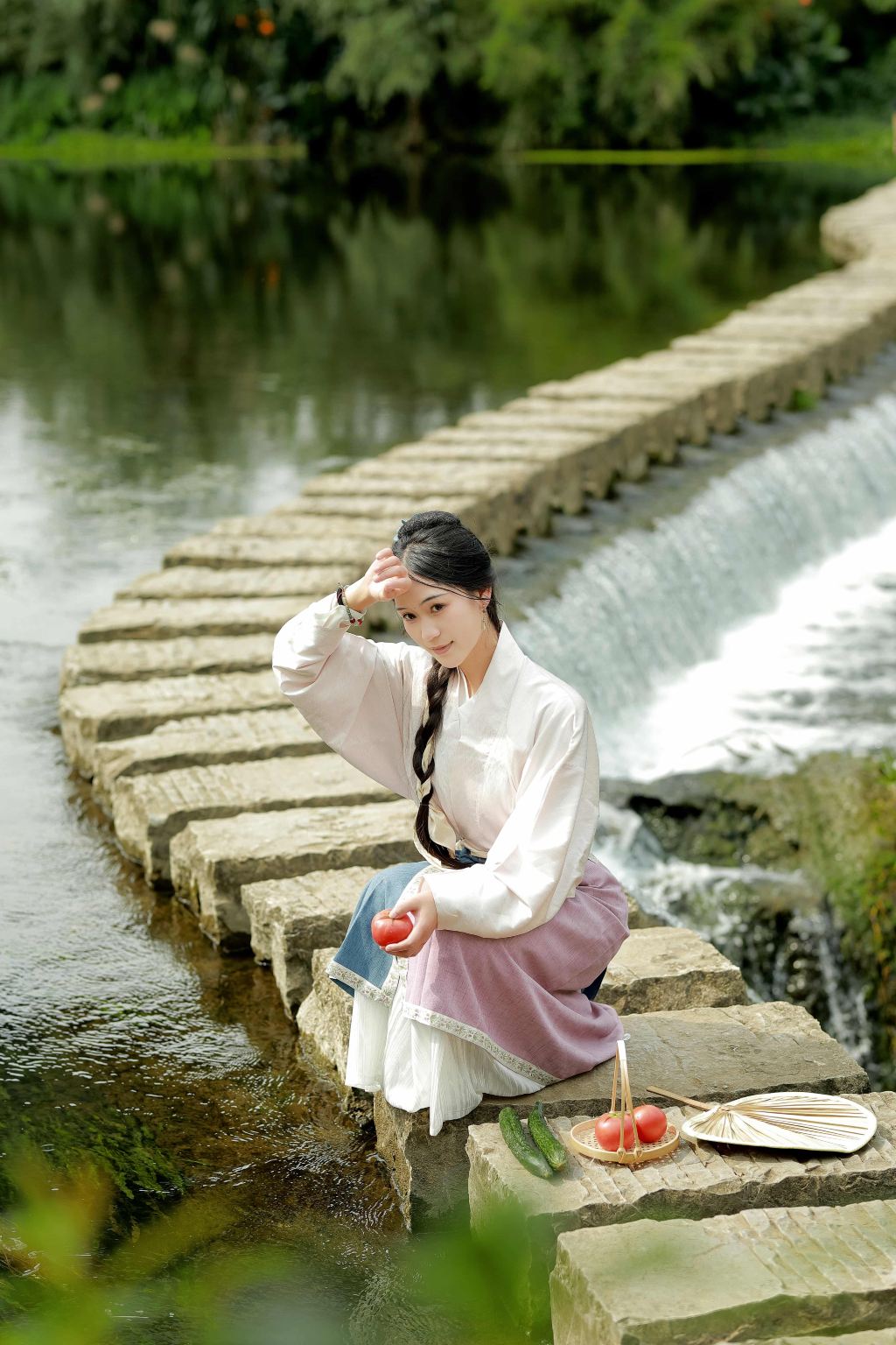 Dejiang travel photo shoot[Longtangba Shagu Valley photography services: portrait, companion, follow-up, aerial photography with multilingual translator and local guide]