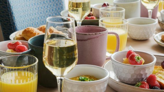 Seine River: Brunch Cruise by Le Capitaine Fracasse