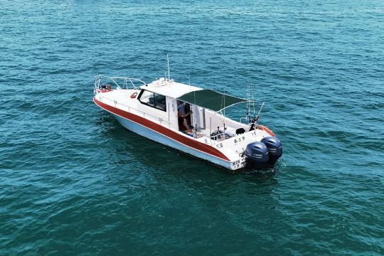 海南三亞45尺專業釣魚艇包船出海海釣4小時【專業船長教學+免費提供魚竿魚餌+全程無二次消費】