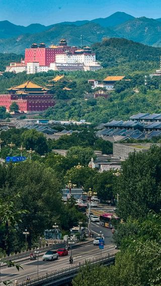1-day tour to Chengde Mountain Resort + Putuo Zongcheng Temple in Hebei with Chinese and English services