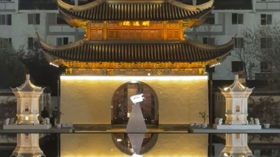 Qinhuai River boat experience + full hanfu photography package (exclusive for foreign guests)