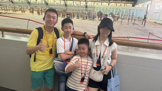 Through the Ages - Discount Xi'an: 1-day Tour to Emperor Qinshihuang's Mausoleum Site Museum + Clothing & Luggage Wholesale Market