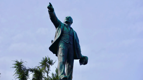 Chinese Private Charter: Vladivostok Submarine Museum - Glass Beach - Lighthouse - Eagle's Nest Mount - Door-to-Door Pickup