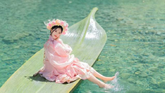 1-day Tour to Pingshan Grand Canyon + Furong Town | Hidden Canyon & Ancient Waterfall Town