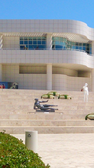 Walk of fame + The Getty + Griffith observatory + Beverly center 1-day tour self-booking