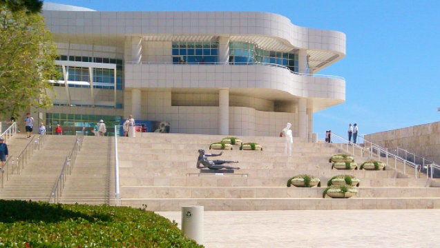 Walk of fame + The Getty + Griffith observatory + Beverly center 1-day tour