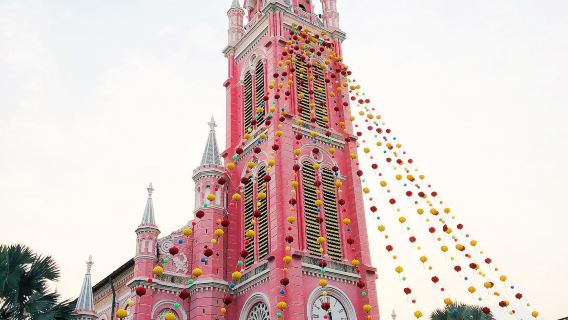 Metropolis Highlight: A Modern Guided Half Day City Tour in Saigon