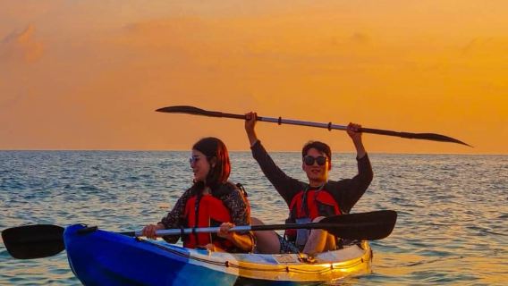 Kota Kinabalu, plaża Tanjung Aru | Sporty wodne: skutery wodne · kajaki · surfing · rowery wodne