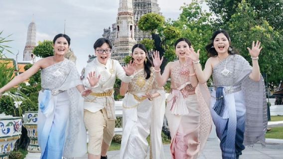 Bangkok Thai costume rental (traditional ethnic costume + including makeup and photography experience)