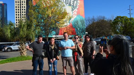 Austin: Passeio Gastronômico pelo Centro com 6+ Degustações de Sabores Locais