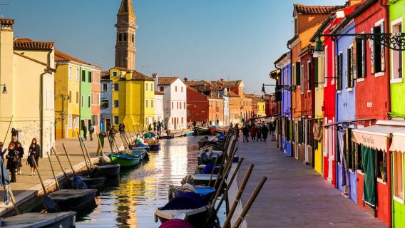 Tour de un día en Murano y Burano desde Venecia en grupo reducido