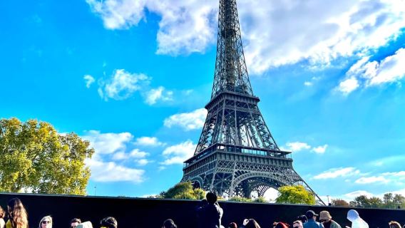 Paris: Scenic Montmartre Train Ride & Optional Seine Cruise