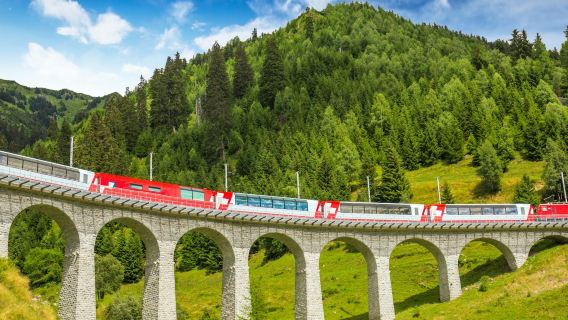 Bernina Red Train: Hin- und Rückfahrt ab Mailand