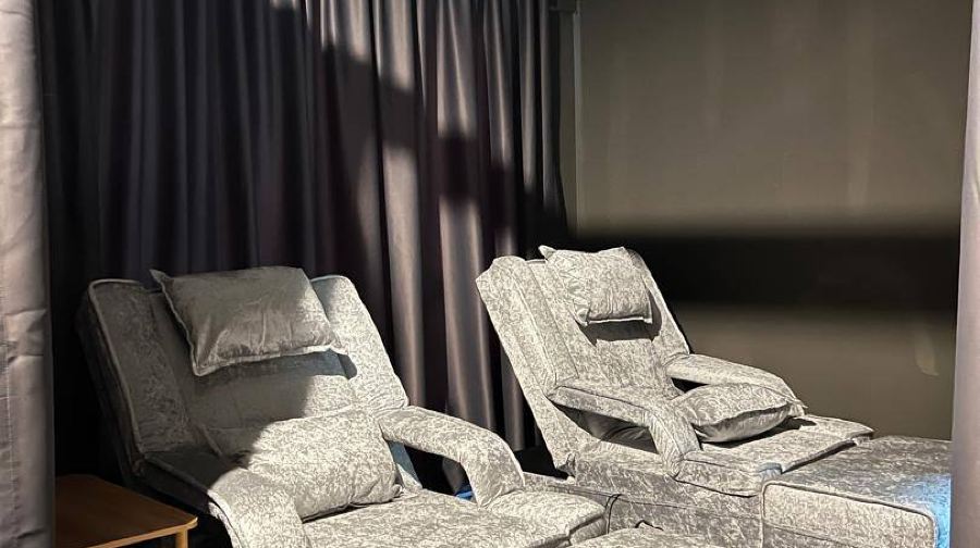 足部按摩連頭、頸及肩部按摩