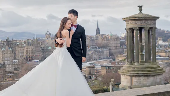 Sesión fotográfica en Edimburgo, Reino Unido[Fotografía de viaje en Edimburgo, Reino Unido, Tierras Altas de Escocia, Glasgow, fotógrafo de bodas, sesión de fotos para pareja]