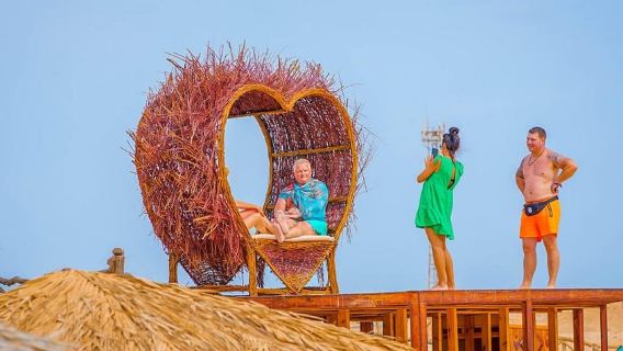 Hurghada: Crucero Hula Hula con almuerzo, masaje y esnórquel