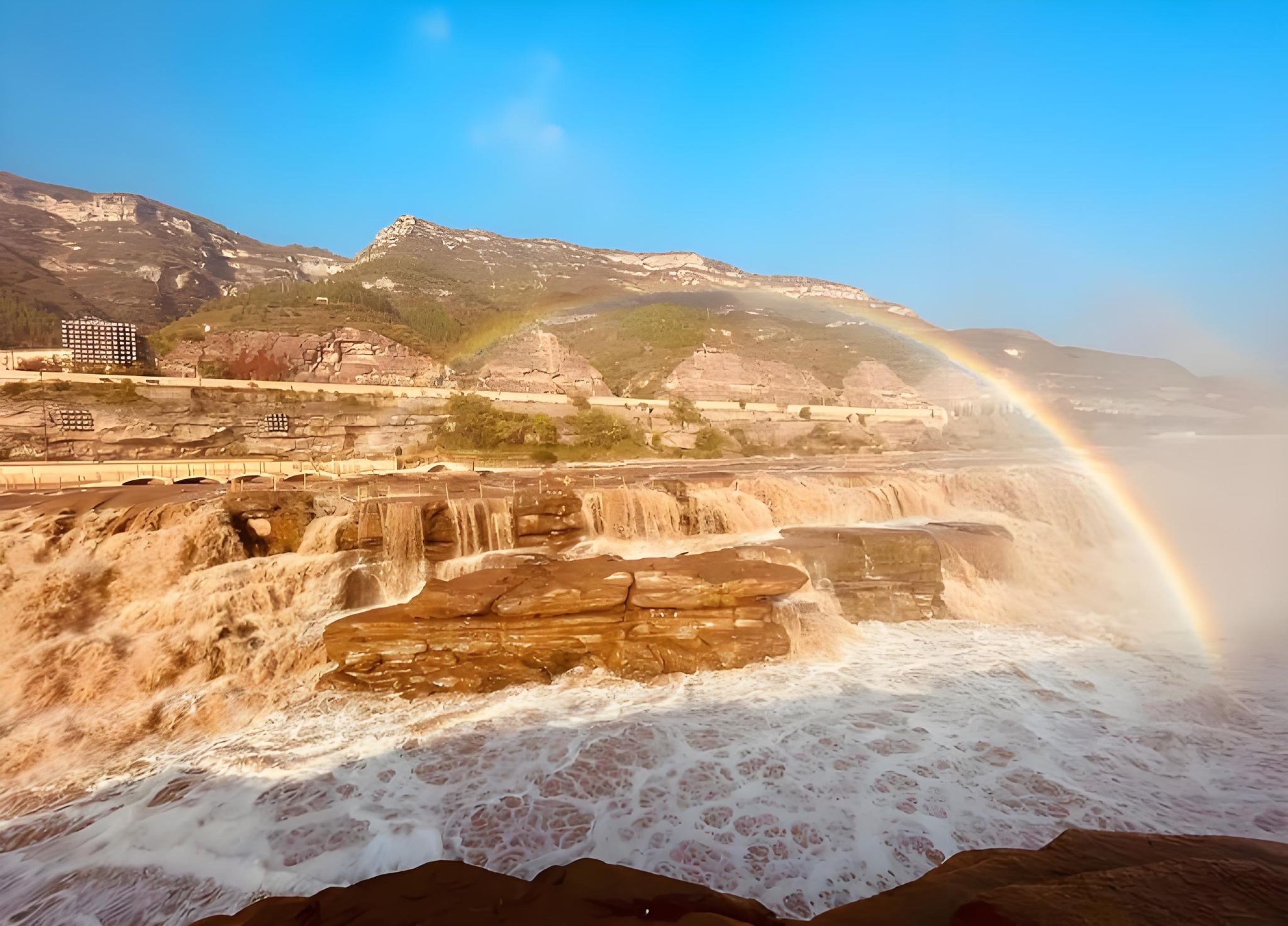 Shaanxi Hukou Waterfall Day Tour with Chinese-language Group Booking, First-Class Bus, and Fast-Track Entry