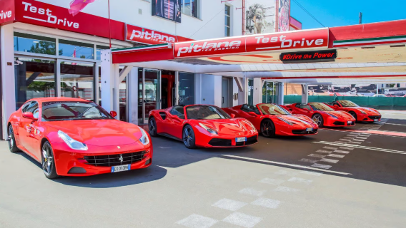 Test drive Ferrari yang mendalam selama 10-30 menit di Maranello dan tiket masuk Museum Ferrari
